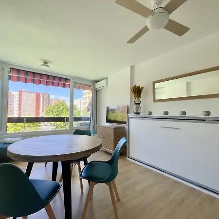Cozy And Modern Studio 貝尼多姆
